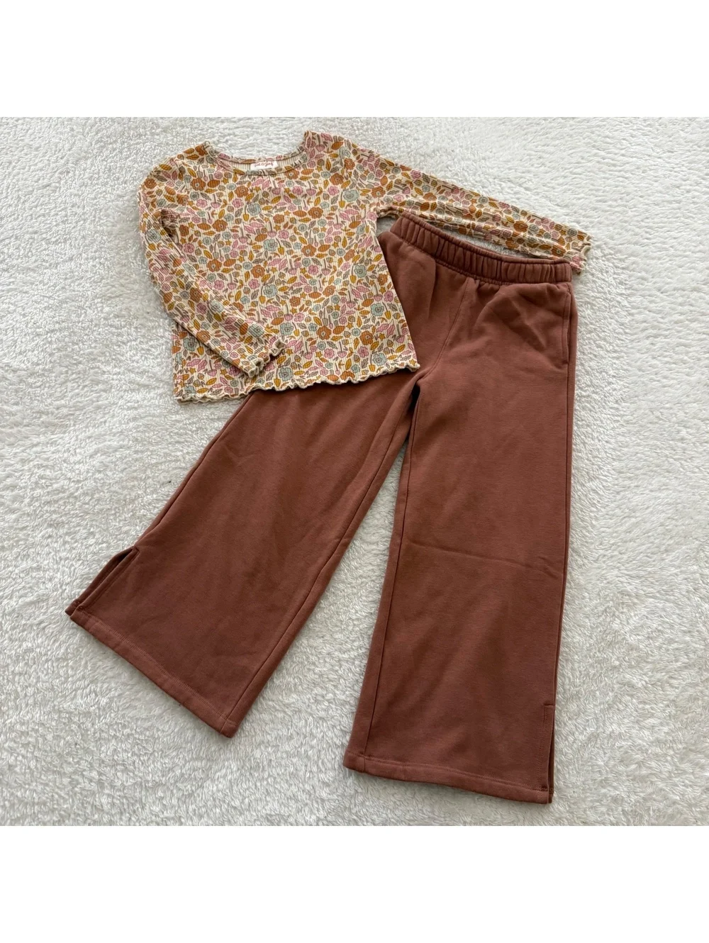 5t Floral Top + Wide Leg Sweatpants Outfit Bundle